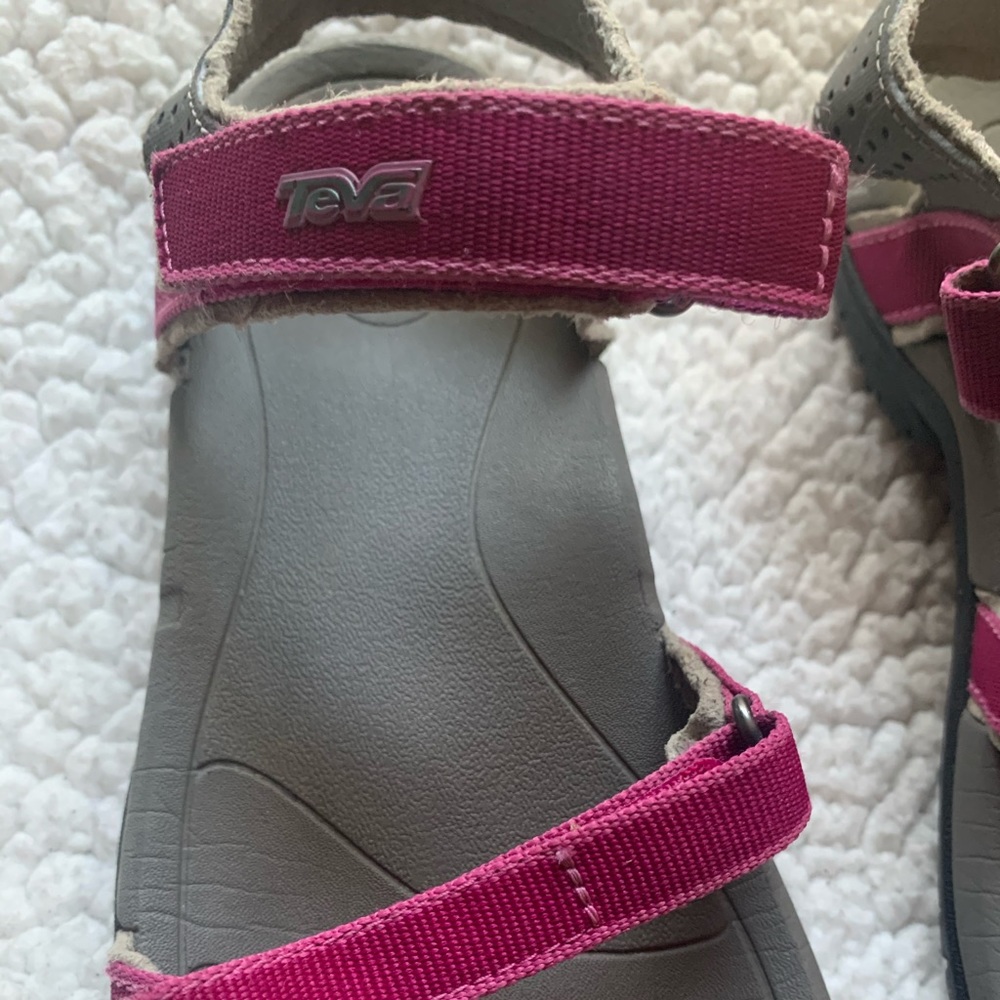 πΊTeva Verra fuchsia sport sandals 8 - Picture 3 of 15